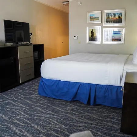 La Quinta Inn & Suites by Wyndham Phoenix I-10 West