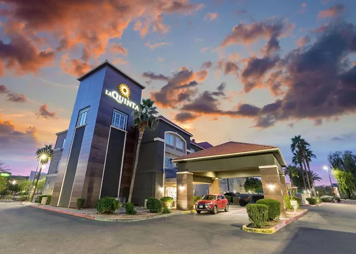 La Quinta By Wyndham I-10 West 3*