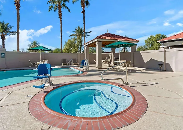 La Quinta By Wyndham I-10 West 3*