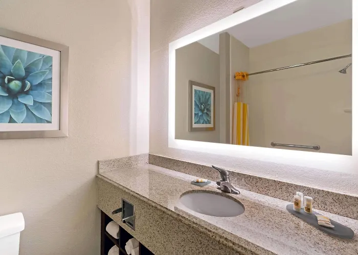 La Quinta By Wyndham I-10 West 3*